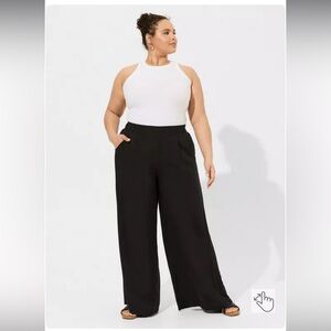 NWT Torrid’s black Pull On Wide Leg Washable Challis Pant